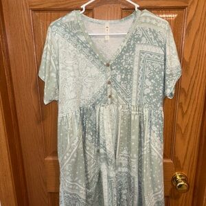 MTS Green Paisley V-Neck Top